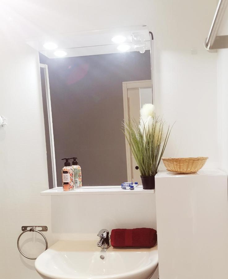 Studio Balcon De La Place ดีน็อง ภายนอก รูปภาพ