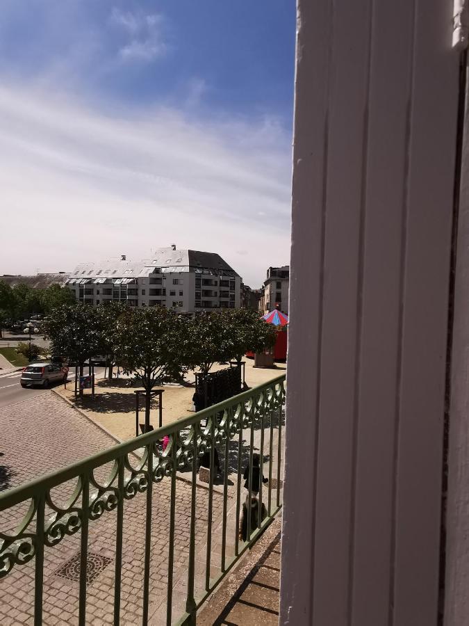 Studio Balcon De La Place ดีน็อง ภายนอก รูปภาพ